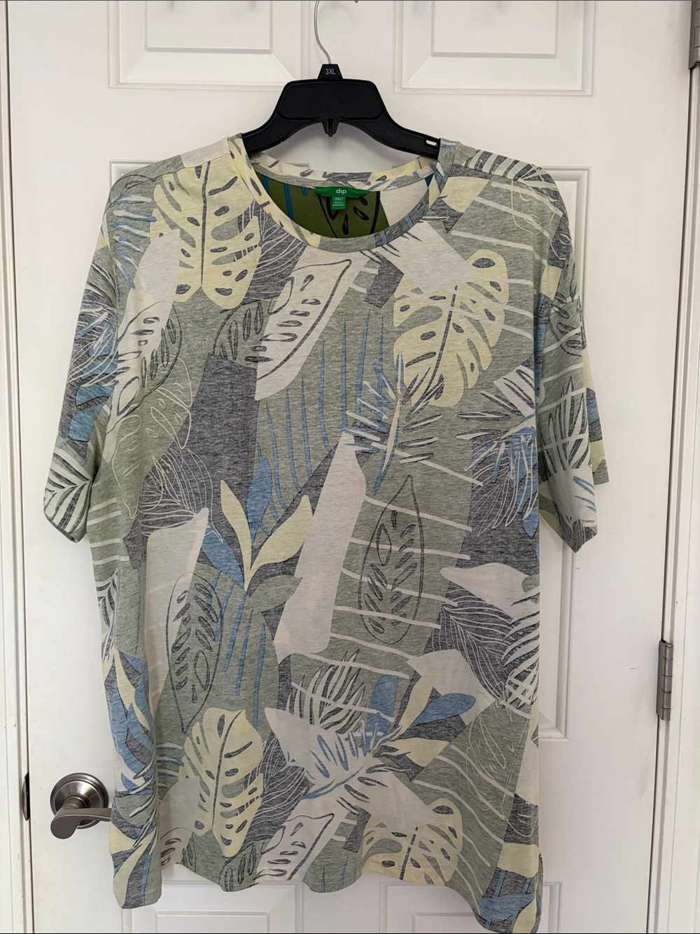Men’s Big and Tall Tropical Print Tee